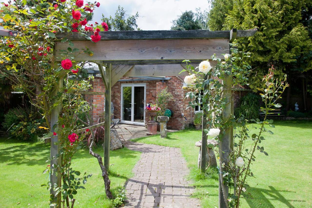 The Old House Guest House Salisbury Exterior foto